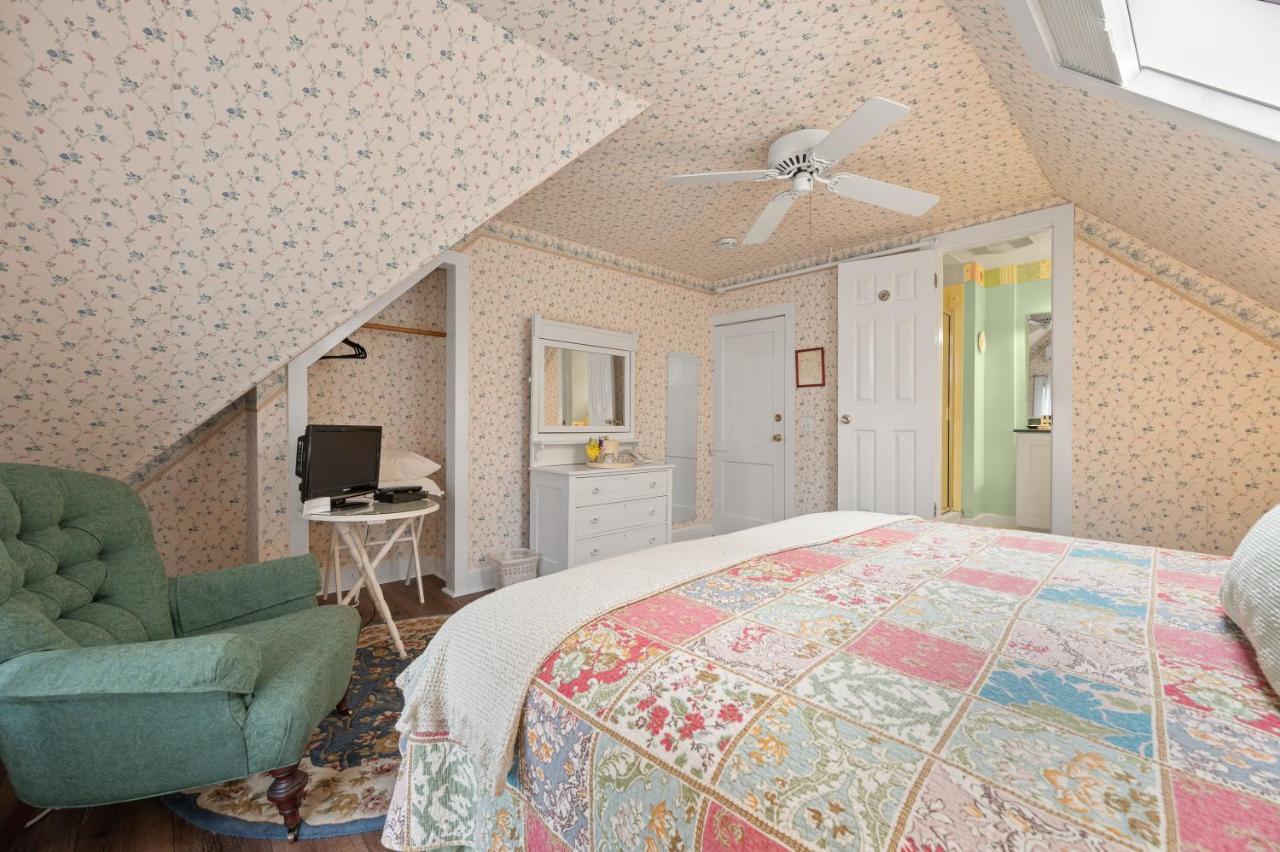 Brook Farm Inn Ленокс Екстер'єр фото