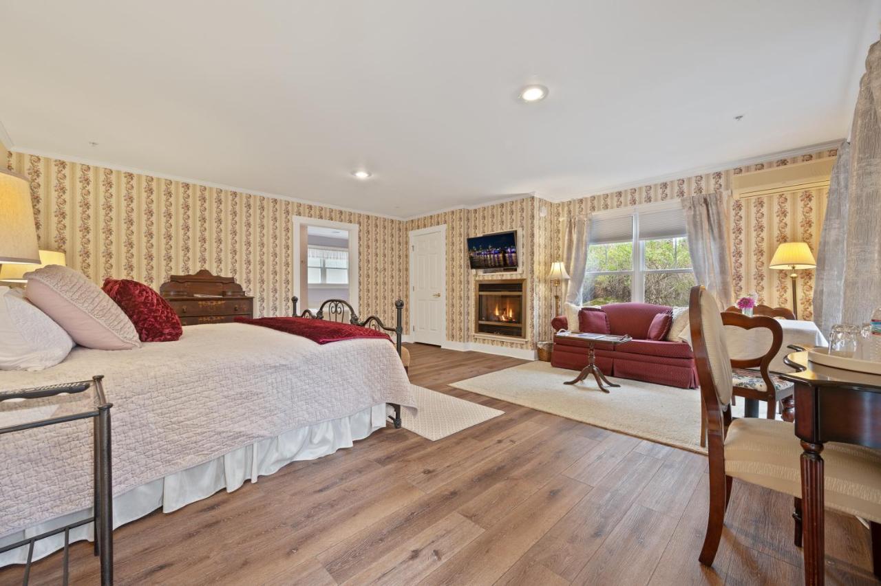 Brook Farm Inn Ленокс Екстер'єр фото