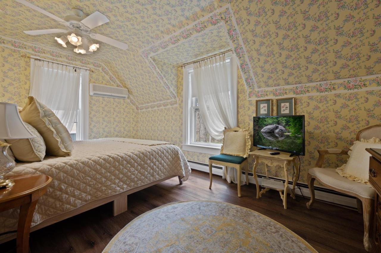 Brook Farm Inn Ленокс Екстер'єр фото