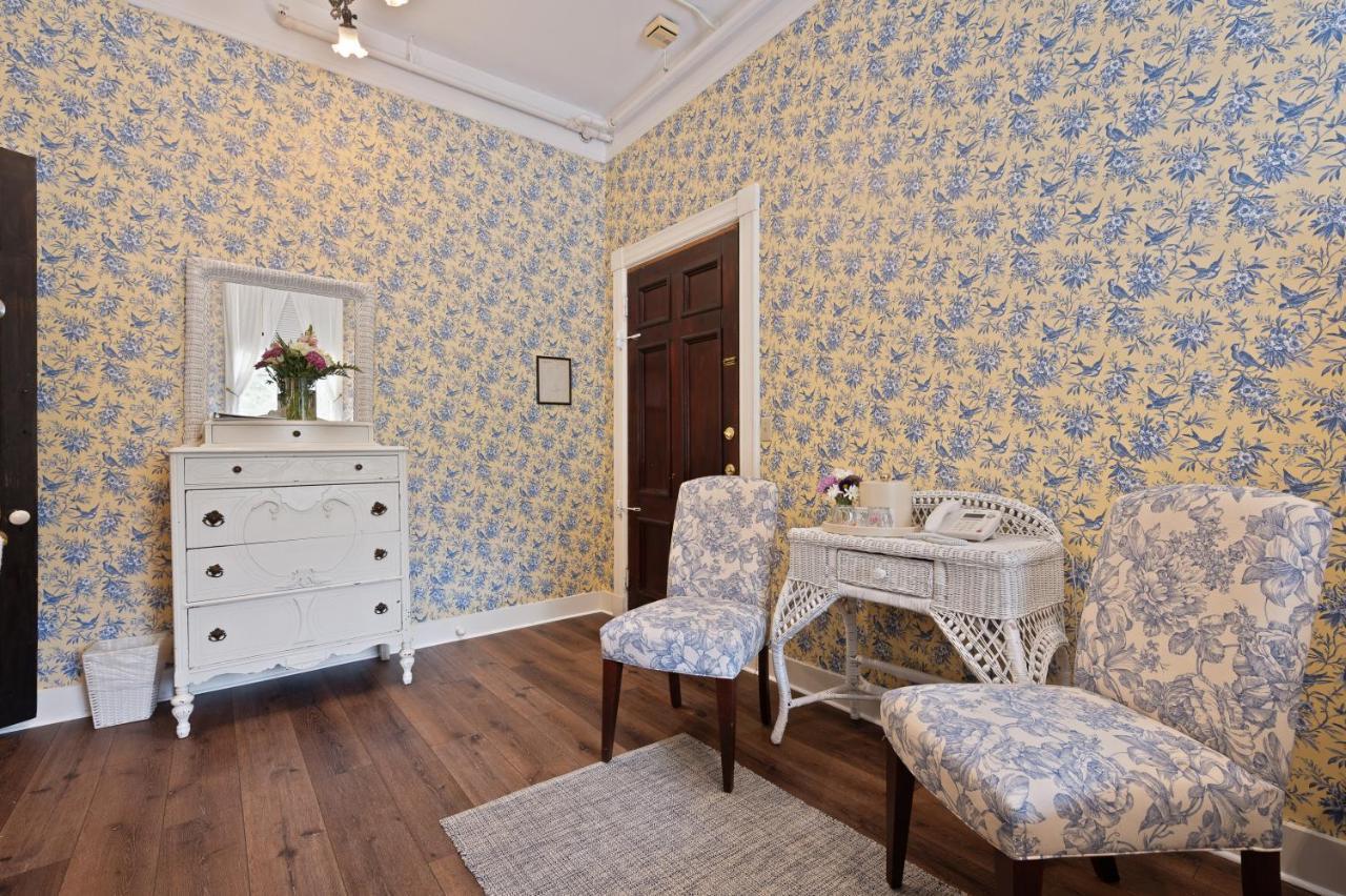 Brook Farm Inn Ленокс Екстер'єр фото