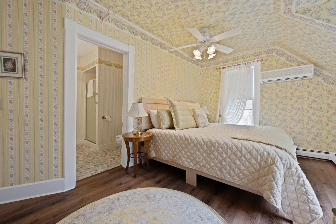 Brook Farm Inn Ленокс Екстер'єр фото