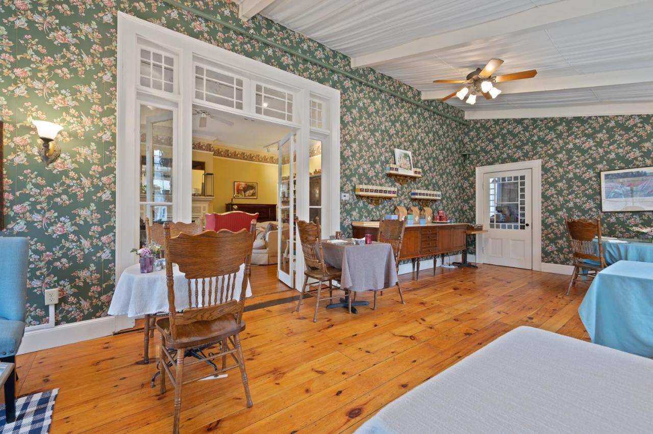 Brook Farm Inn Ленокс Екстер'єр фото