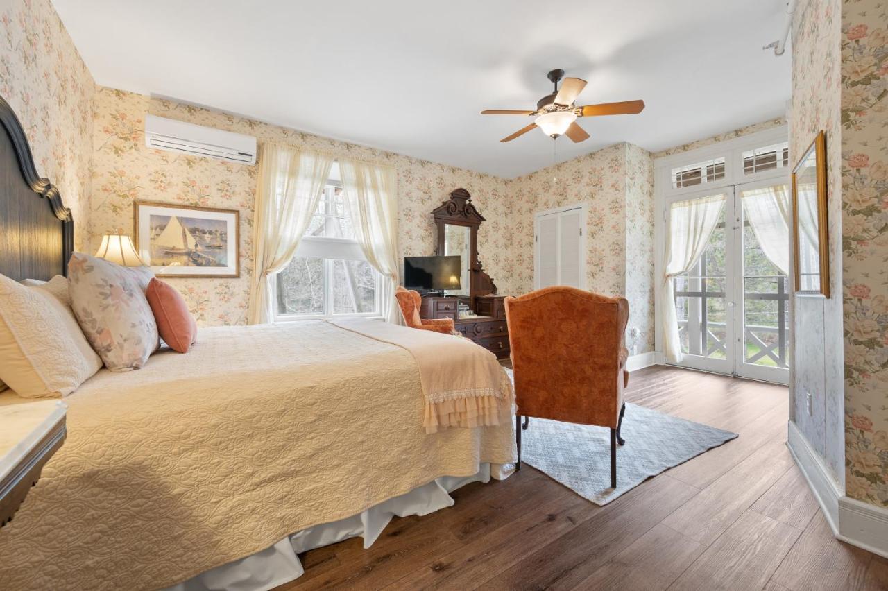 Brook Farm Inn Ленокс Екстер'єр фото