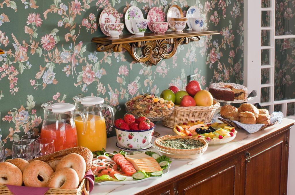 Brook Farm Inn Ленокс Екстер'єр фото